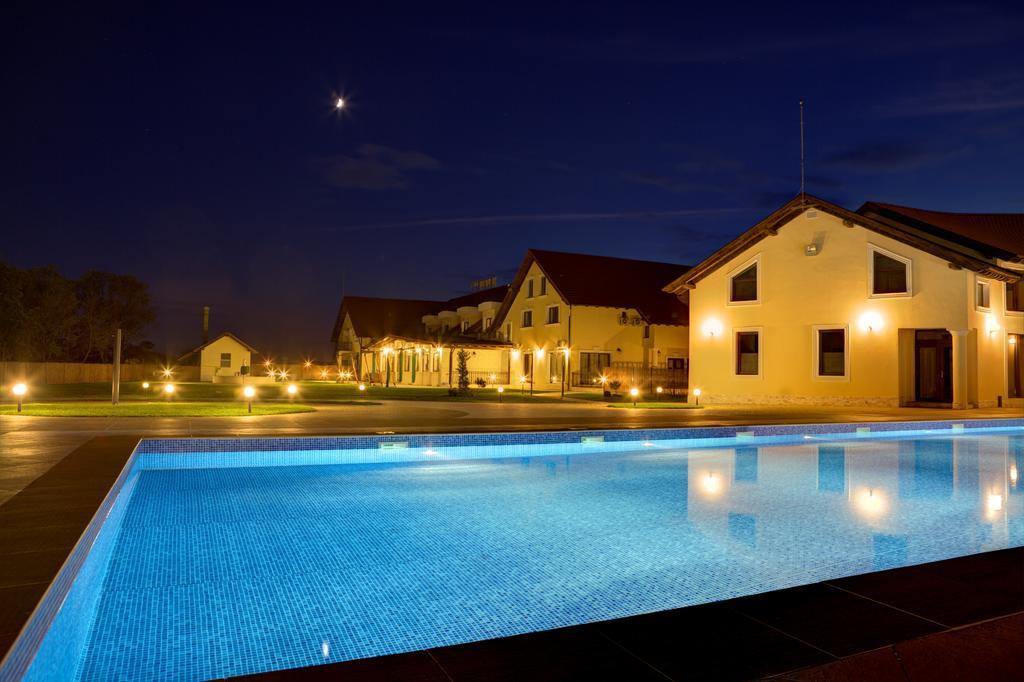 Allegria Hotel Алба-Юлия Экстерьер фото