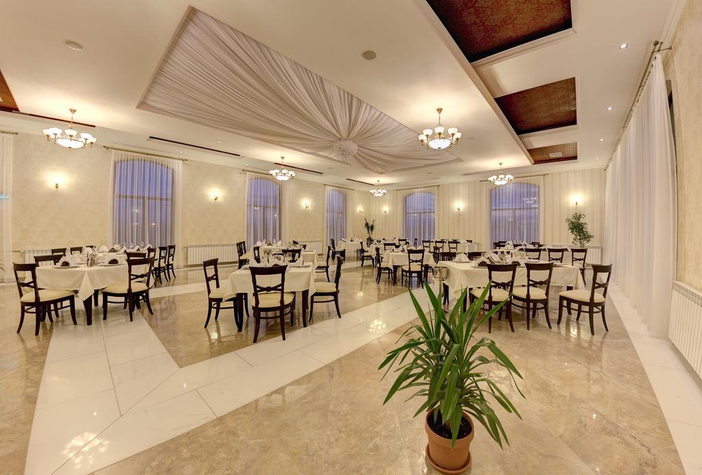 Allegria Hotel Алба-Юлия Экстерьер фото