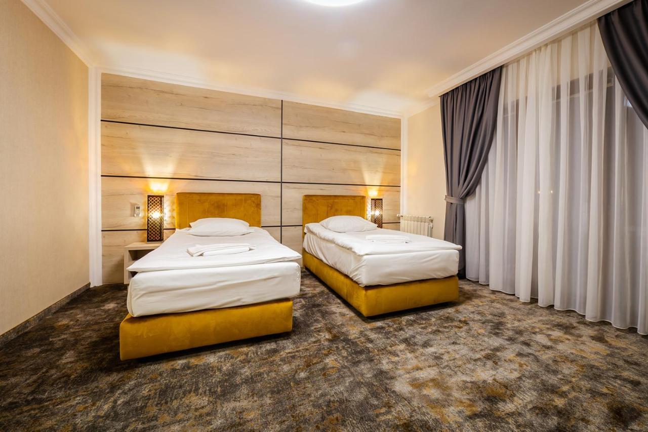 Allegria Hotel Алба-Юлия Экстерьер фото